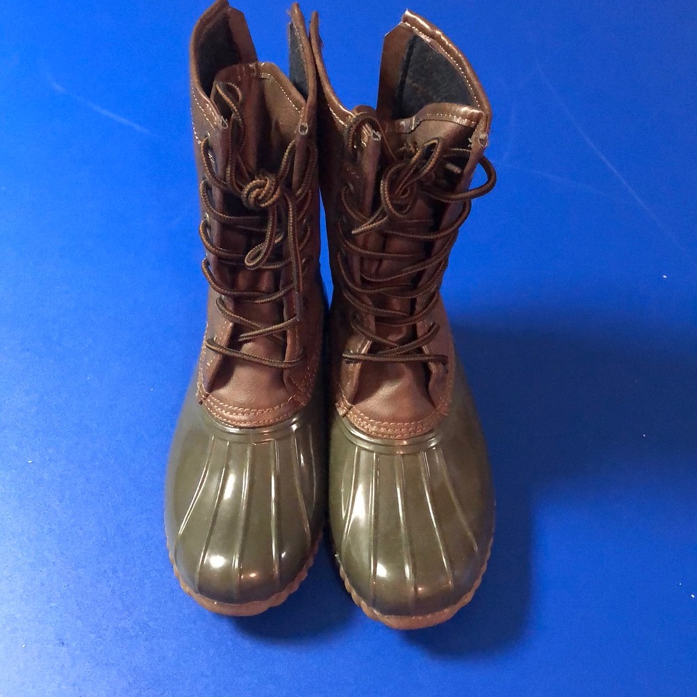 Duck boots